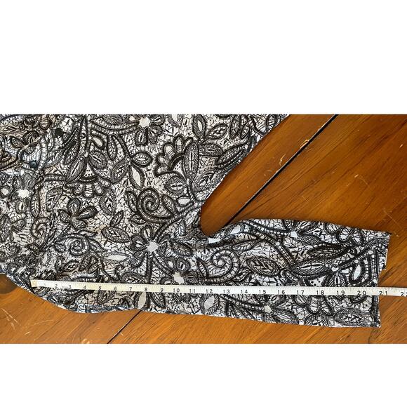 Coldwater Creek Womens Petite Large Blouse Sheer Floral Button Up Black White - Picture 10 of 10